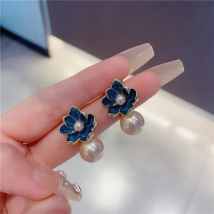 Boucle d'oreille fleur perle
