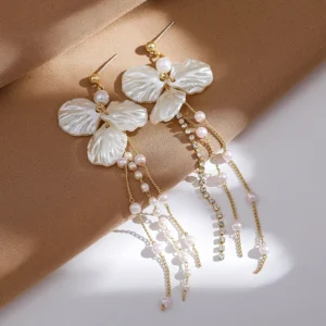 Boucles d'oreilles pendantes avec perles