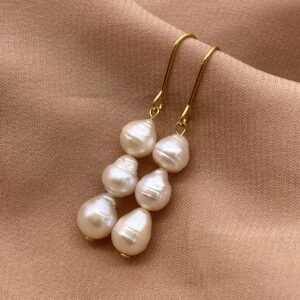 Boucle d'oreille pendantes avec perles