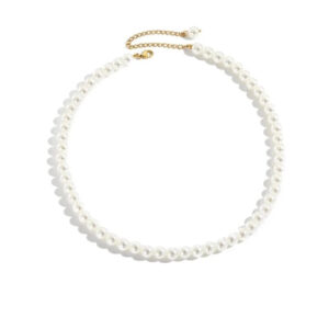 Collier de perle ras du cou
